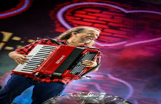 Festas Juninas: projeto que regulamenta recursos e valores mínimos para artistas, entra na pauta do plenário